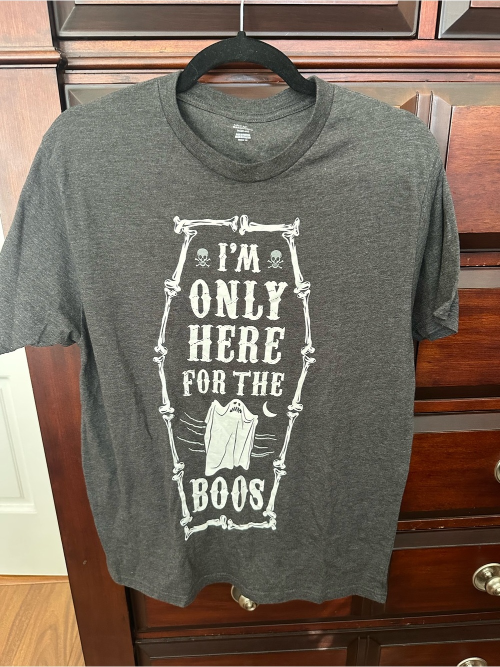 “I'm Only Here For The Boos" Sz Medium T-shirt